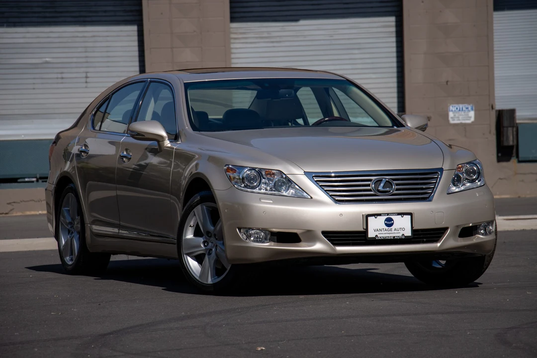 2012 Lexus LS 4th Gen - Image 23 of 31