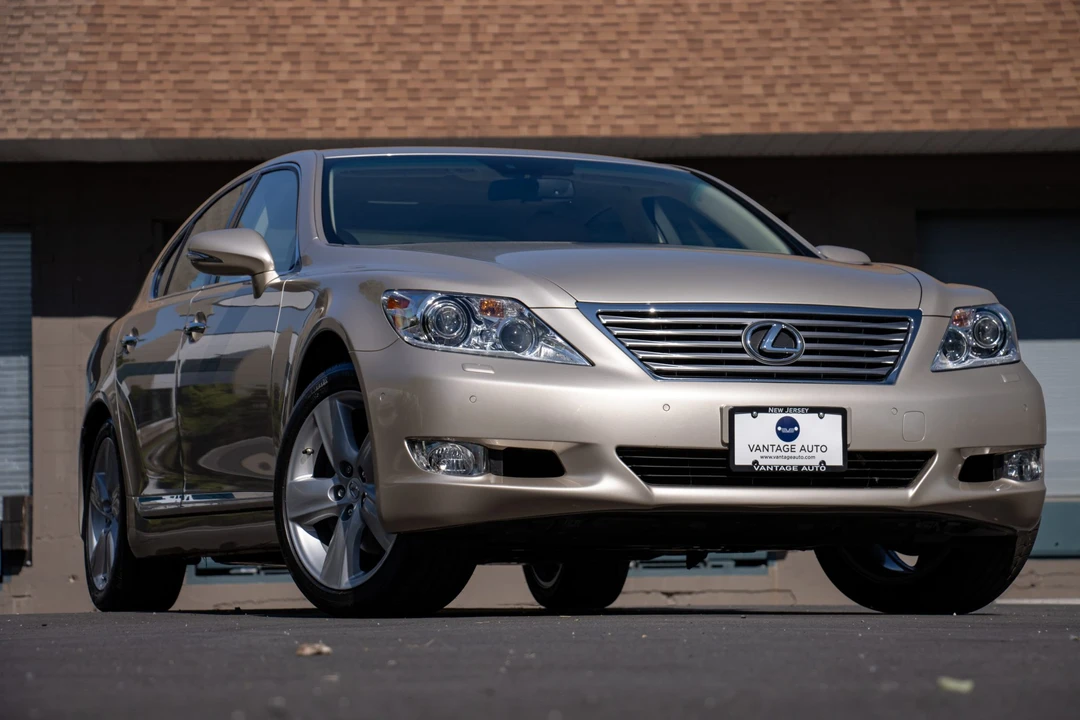 2012 Lexus LS 4th Gen - Image 24 of 31