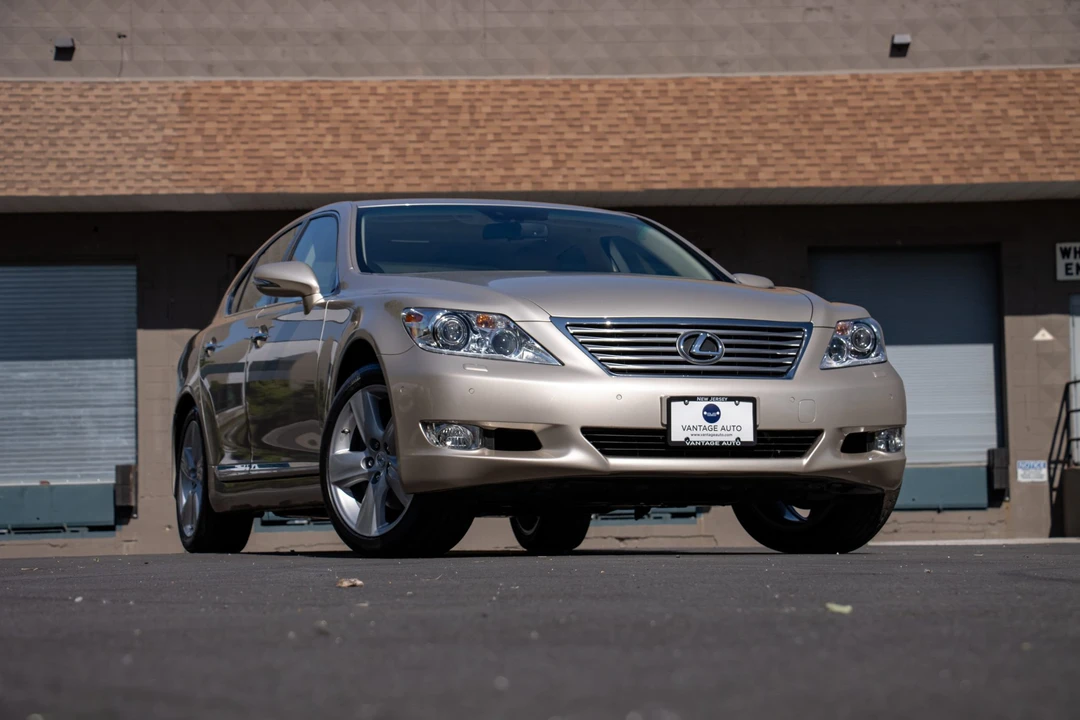 2012 Lexus LS 4th Gen - Image 21 of 31