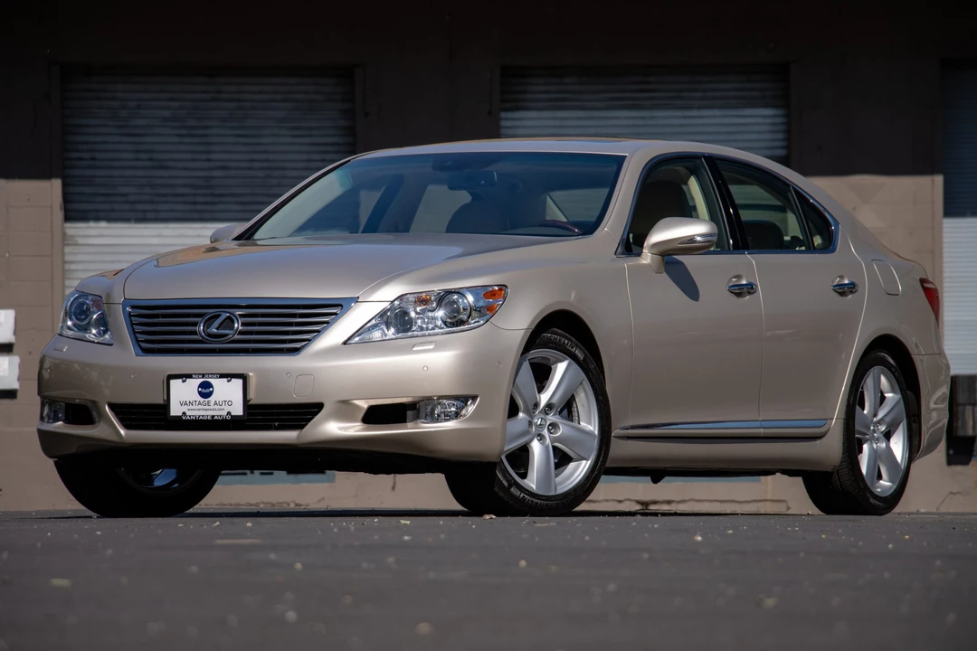 2012 Lexus LS 4th Gen - Image 3 of 31