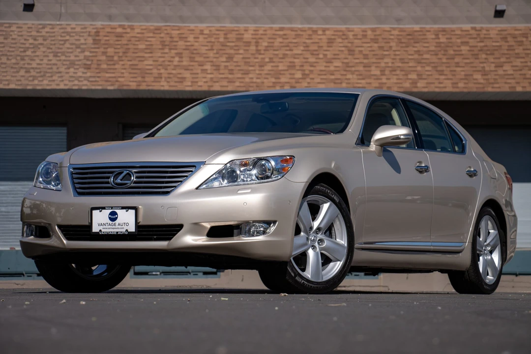 2012 Lexus LS 4th Gen - Image 5 of 31