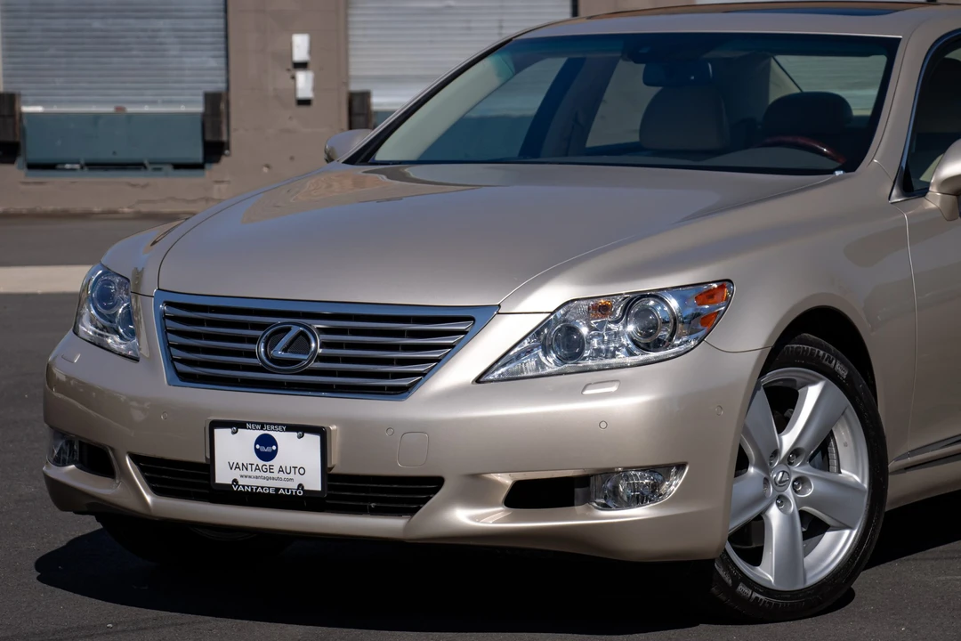 2012 Lexus LS 4th Gen - Image 29 of 31