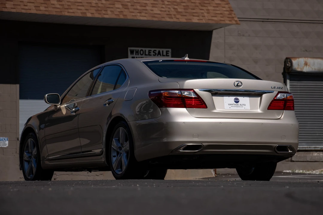 2012 Lexus LS 4th Gen - Image 9 of 31