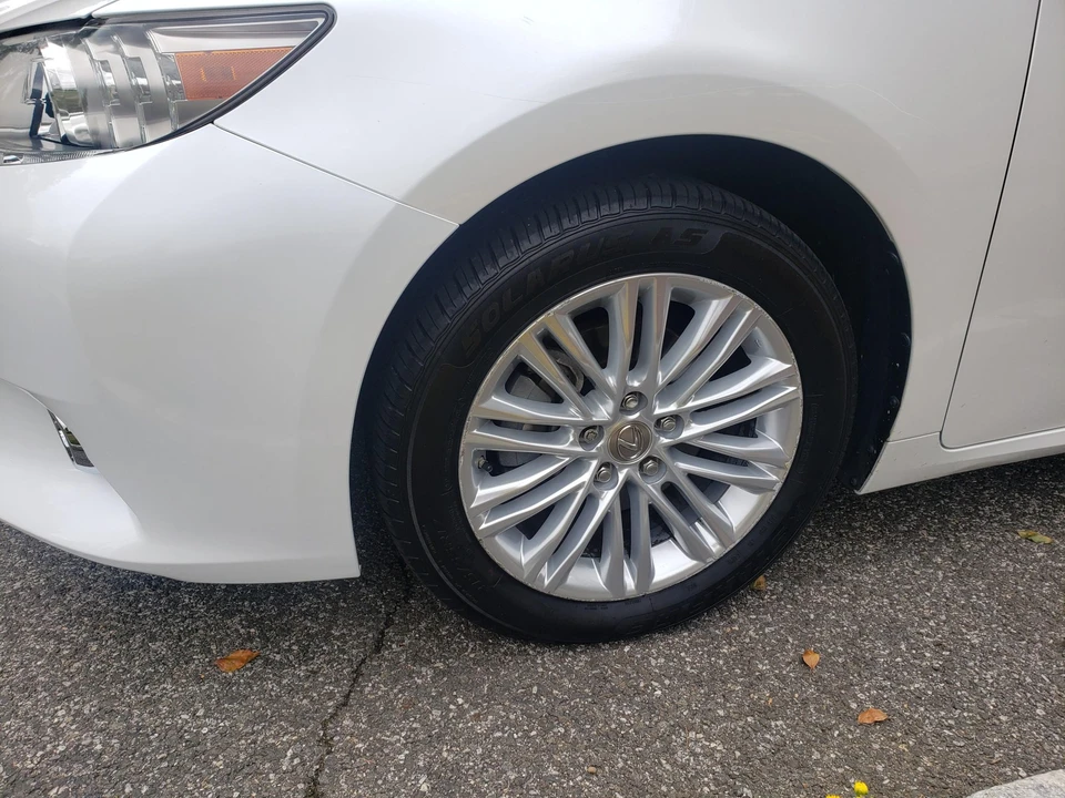 2013 Lexus ES 6th Gen - Image 27 of 31