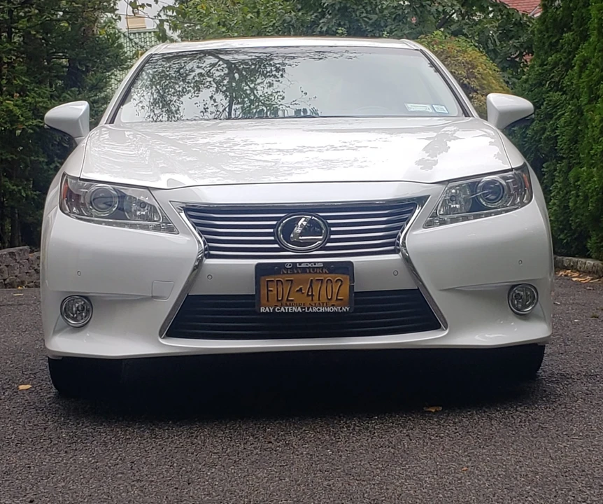 2013 Lexus ES 6th Gen - Image 22 of 31