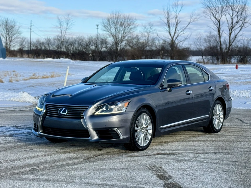 2013 Lexus LS 4th Gen - Image 9 of 31