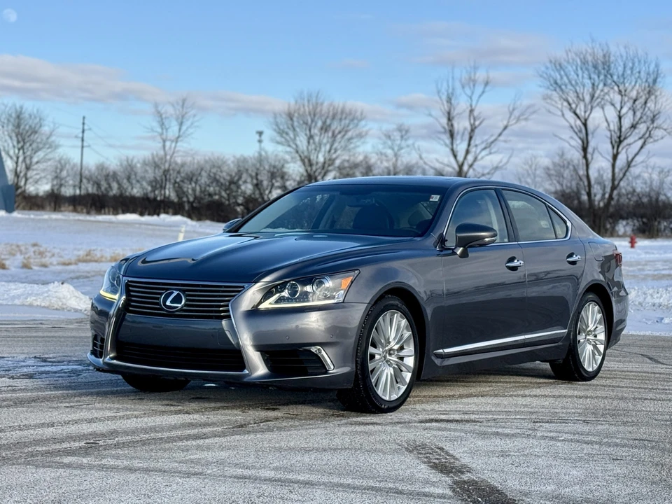 2013 Lexus LS 4th Gen - Image 10 of 31