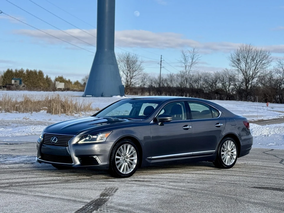 2013 Lexus LS 4th Gen - Image 11 of 31