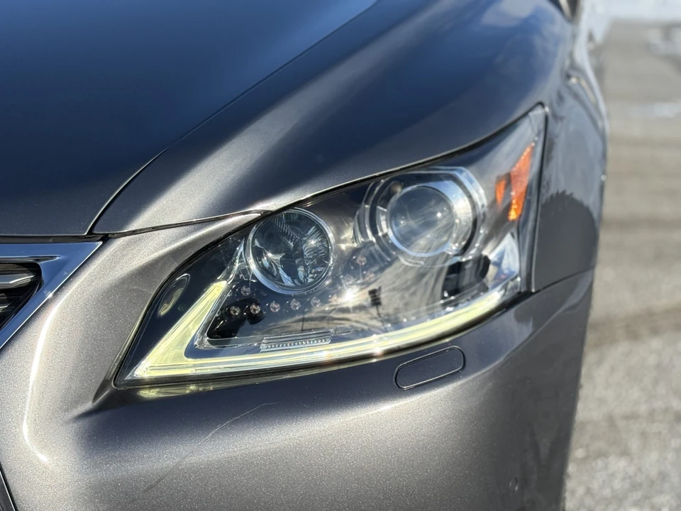 2013 Lexus LS 4th Gen - Image 20 of 31