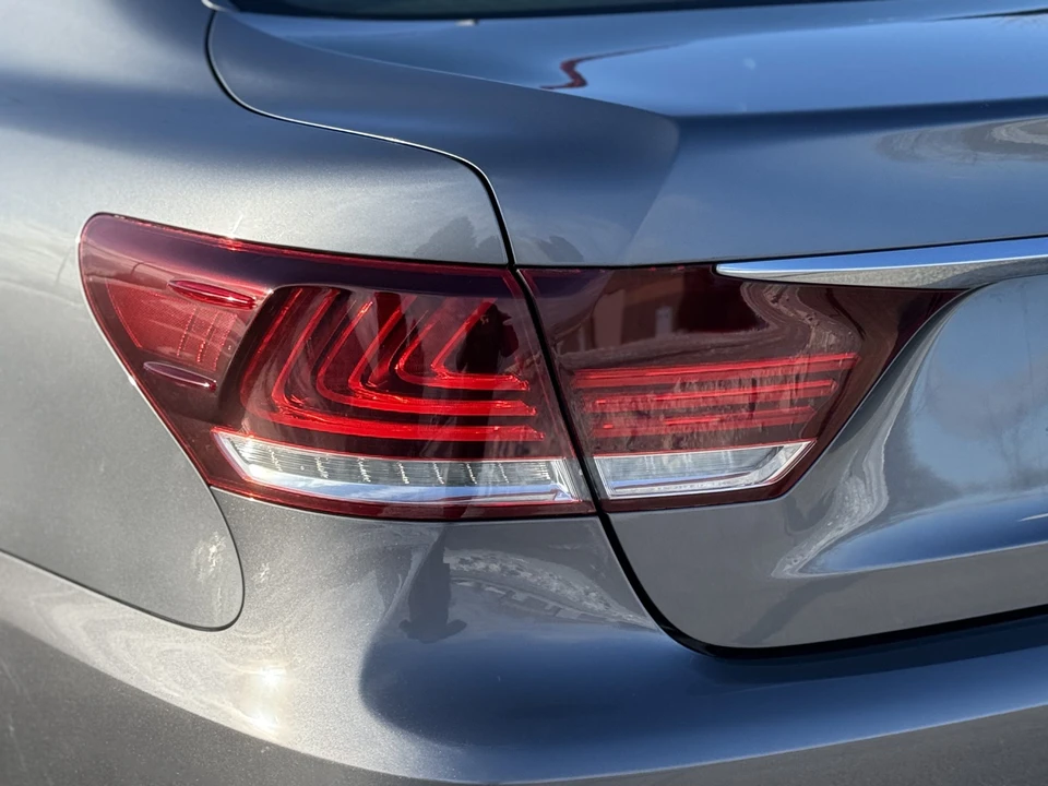 2013 Lexus LS 4th Gen - Image 30 of 31