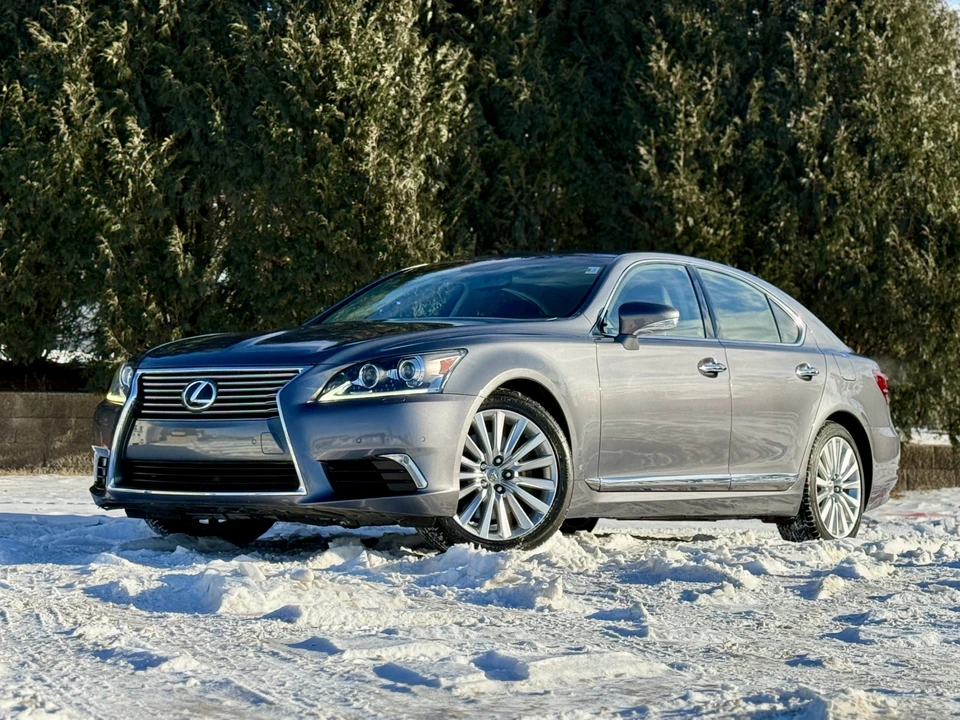 2013 Lexus LS 4th Gen - Image 2 of 31