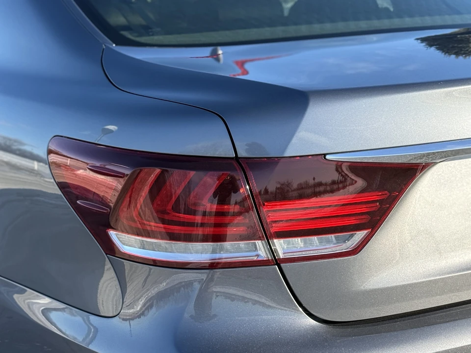 2013 Lexus LS 4th Gen - Image 29 of 31