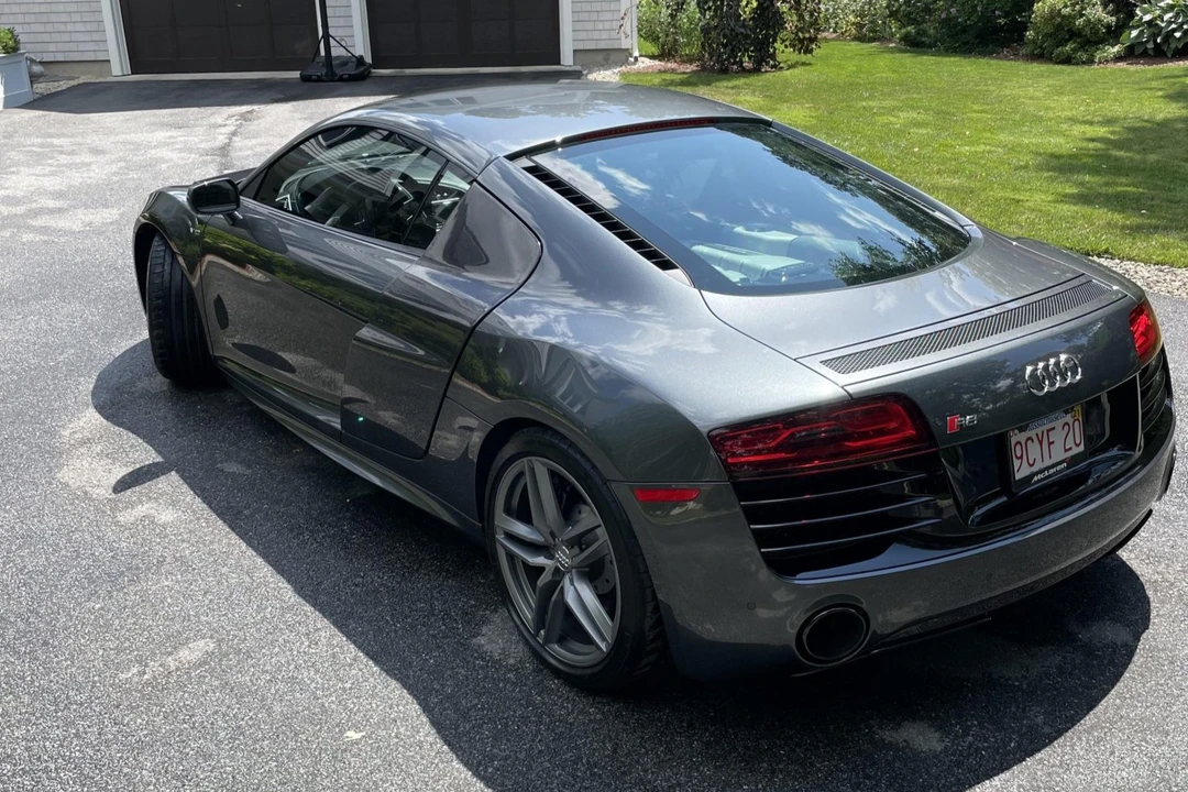 2014 Audi 42 R8 - Image 26 of 31