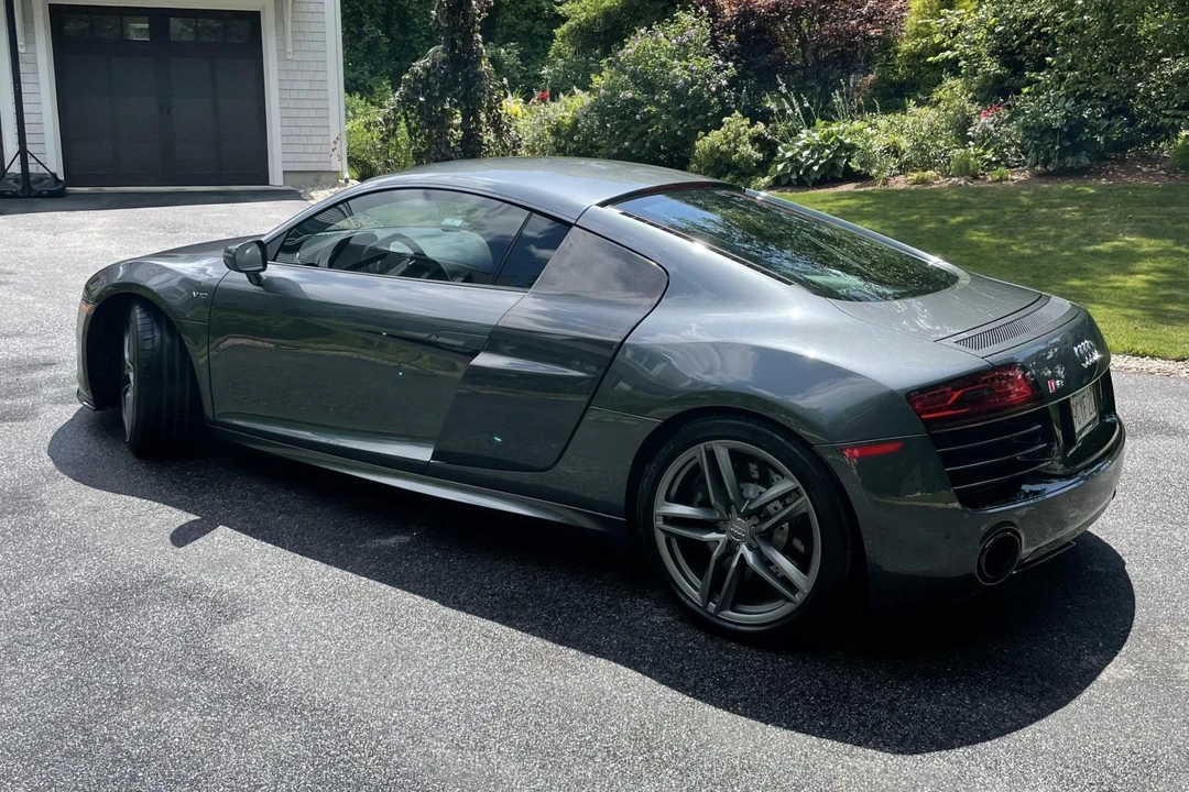 2014 Audi 42 R8 - Image 28 of 31