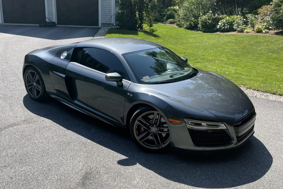 2014 Audi 42 R8 - Image 8 of 31