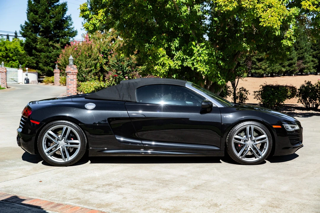 2014 Audi 42 R8 - Image 10 of 31