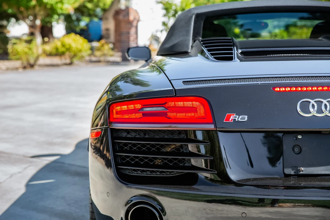 2014 Audi 42 R8 - Image 19 of 31