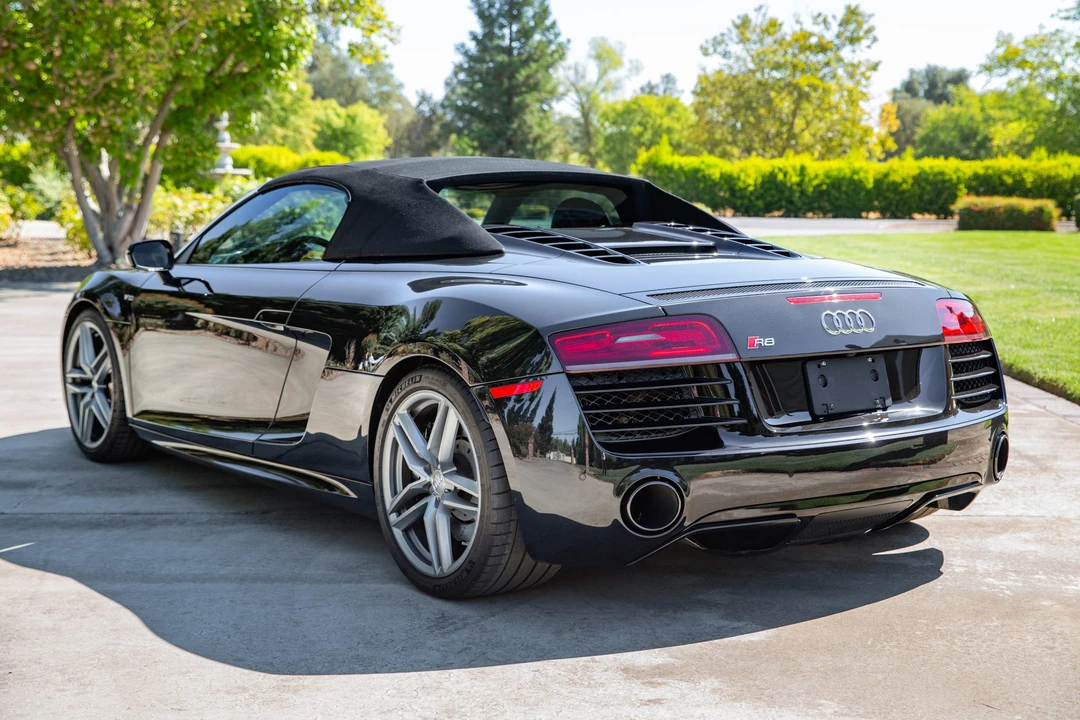 2014 Audi 42 R8 - Image 13 of 31