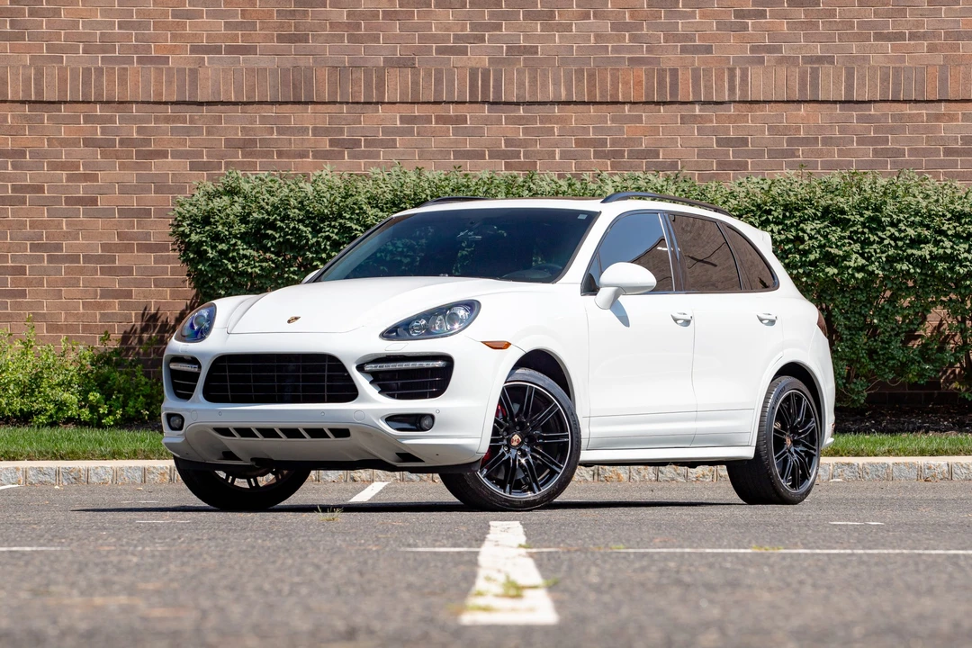 2014 Porsche 958 Cayenne Turbo - Image 2 of 31