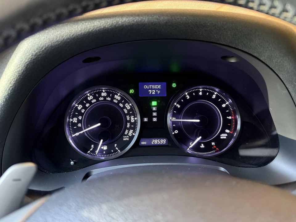 2015 Lexus IS 3rd Gen - Image 29 of 31