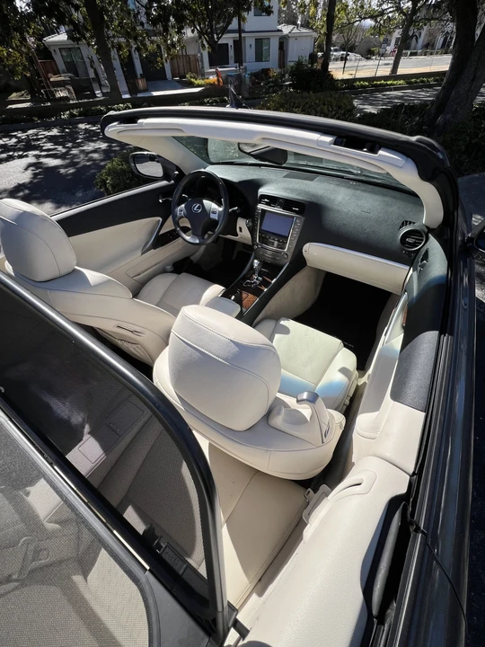 2015 Lexus IS 3rd Gen - Image 23 of 31