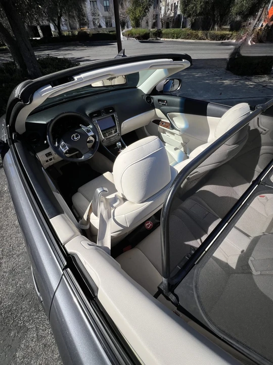 2015 Lexus IS 3rd Gen - Image 20 of 31