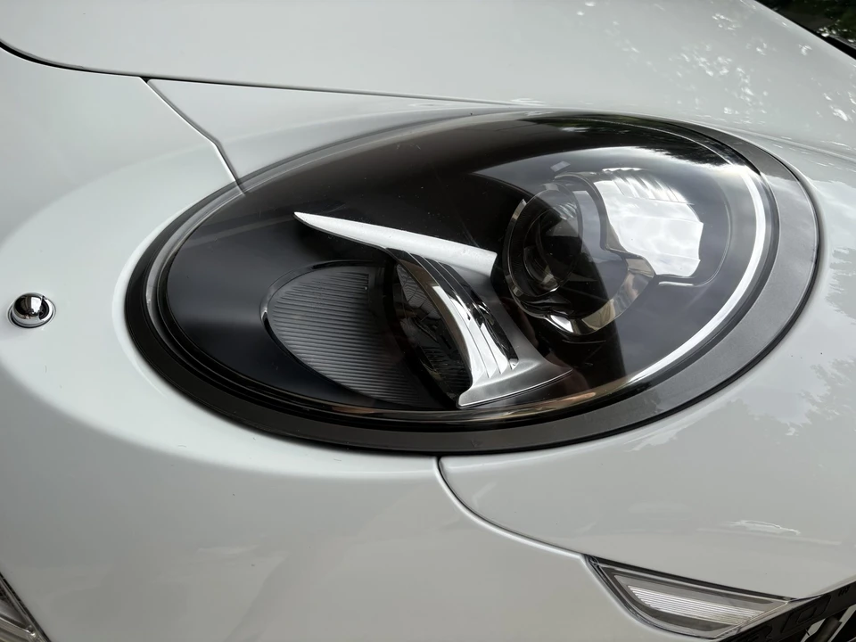 2015 Porsche 991 Targa 4 & 4S - Image 18 of 31