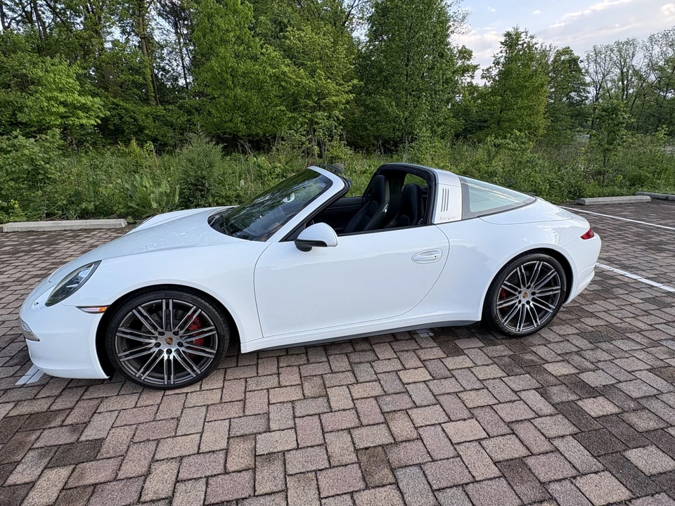 2015 Porsche 991 Targa 4 & 4S - Image 2 of 31