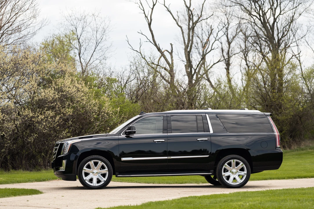 2016 Cadillac Escalade 4th Gen - Image 16 of 31