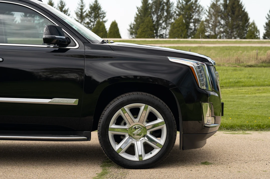2016 Cadillac Escalade 4th Gen - Image 30 of 31