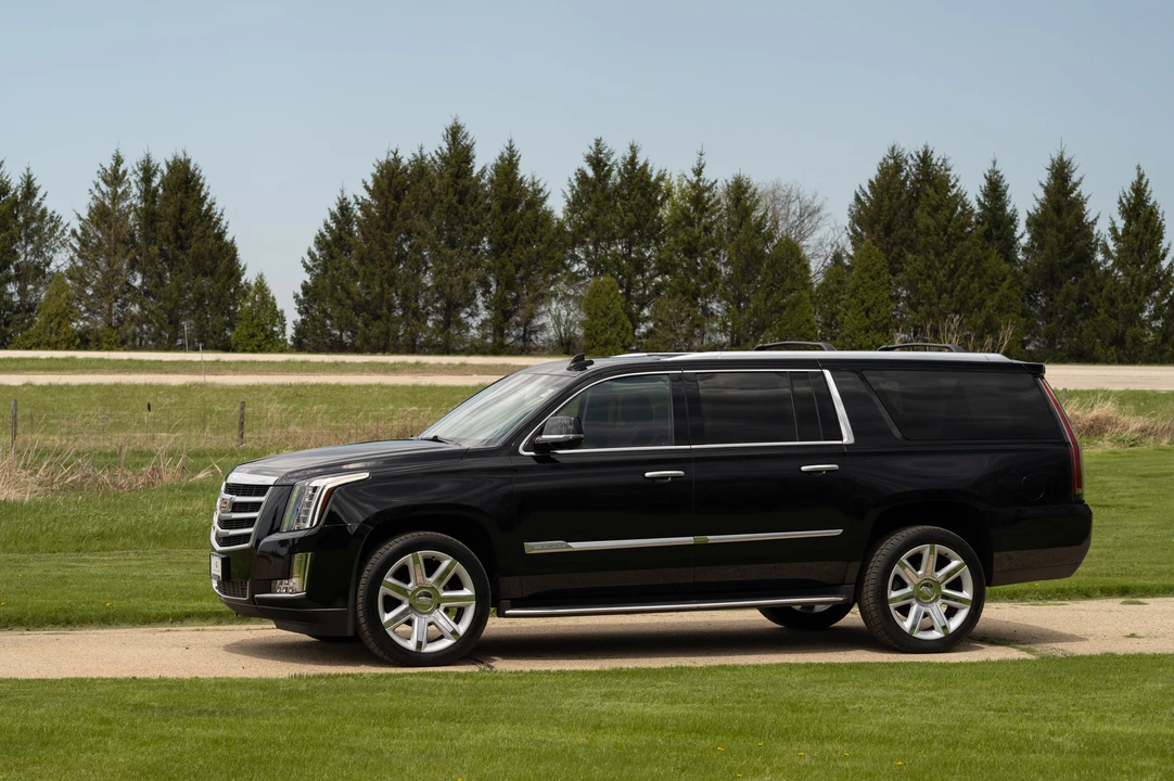 2016 Cadillac Escalade 4th Gen - Image 15 of 31