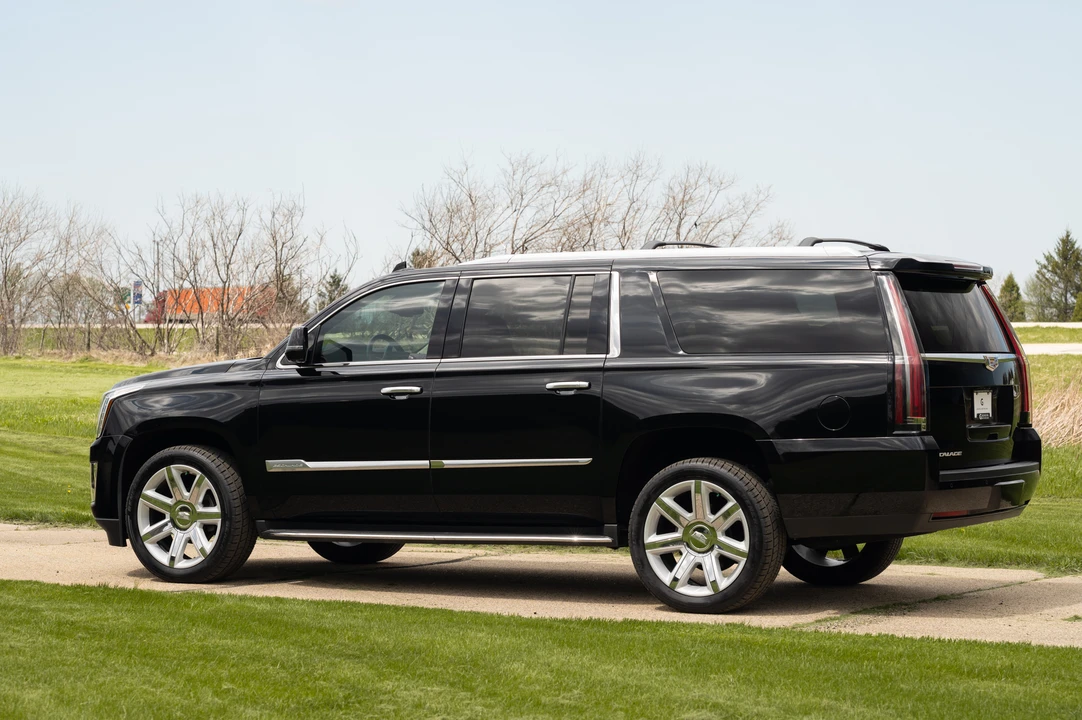 2016 Cadillac Escalade 4th Gen - Image 17 of 31