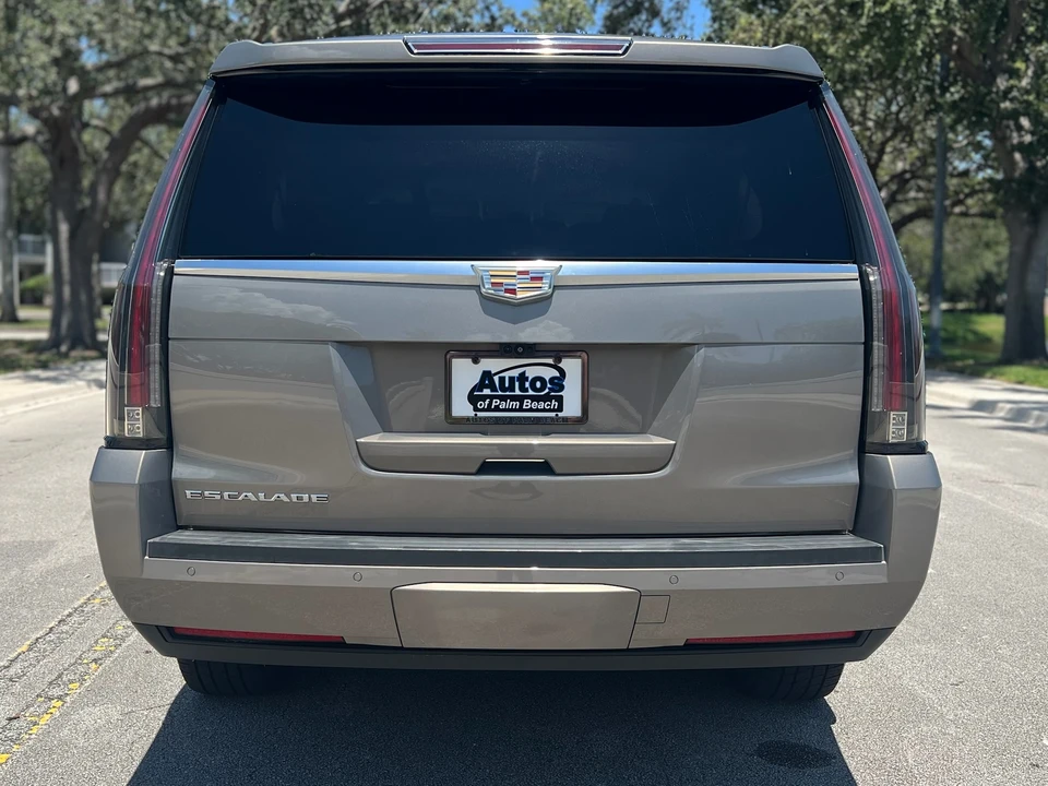 2017 Cadillac Escalade 4th Gen - Image 28 of 31