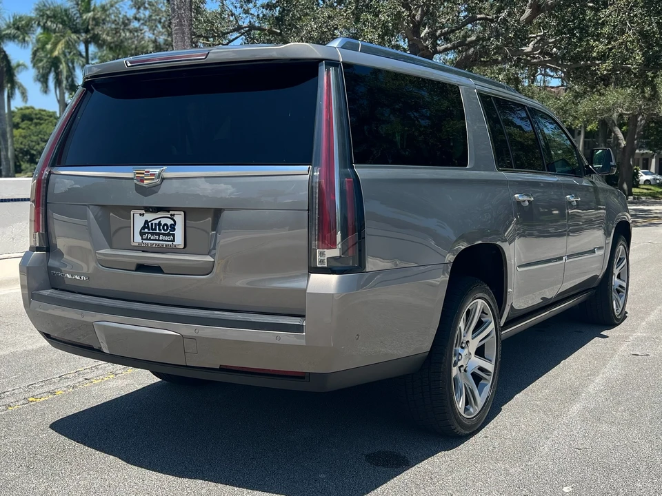2017 Cadillac Escalade 4th Gen - Image 24 of 31