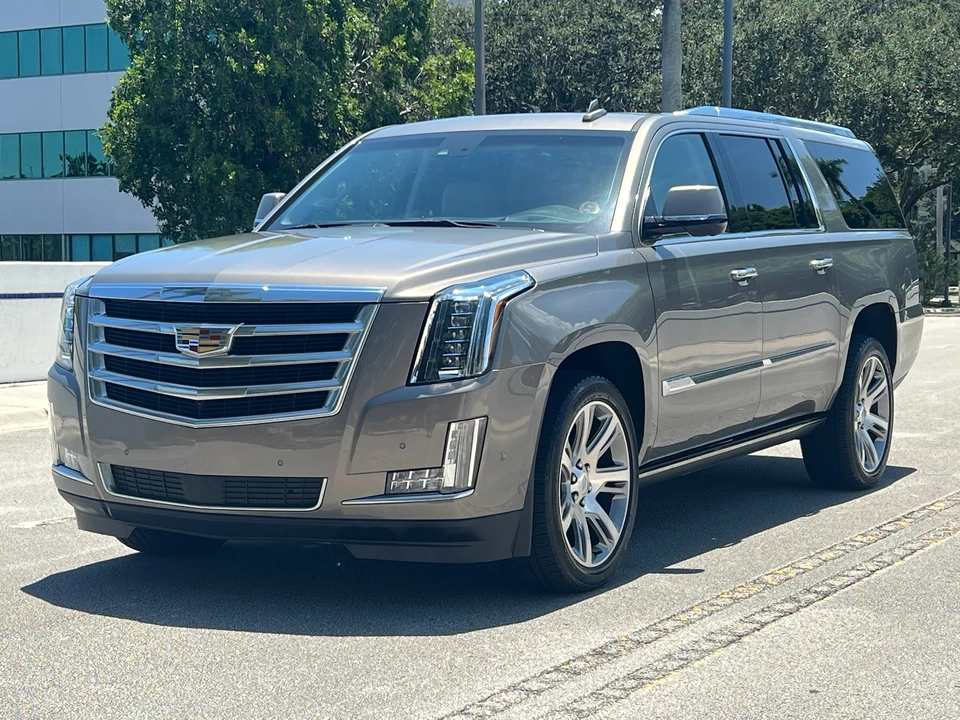 2017 Cadillac Escalade 4th Gen - Image 4 of 31