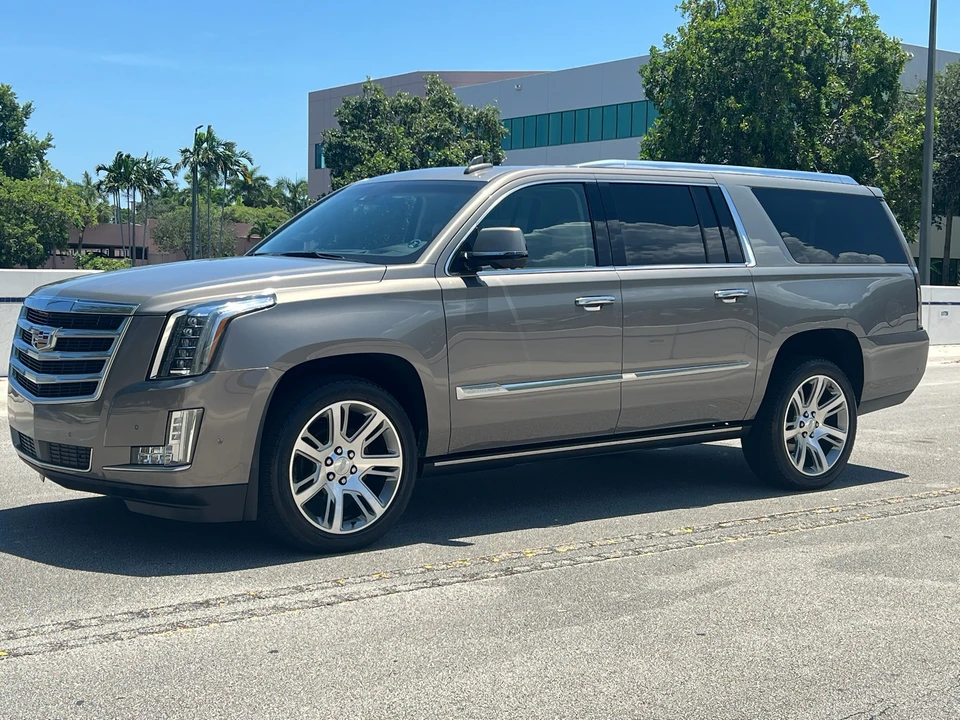 2017 Cadillac Escalade 4th Gen - Image 3 of 31