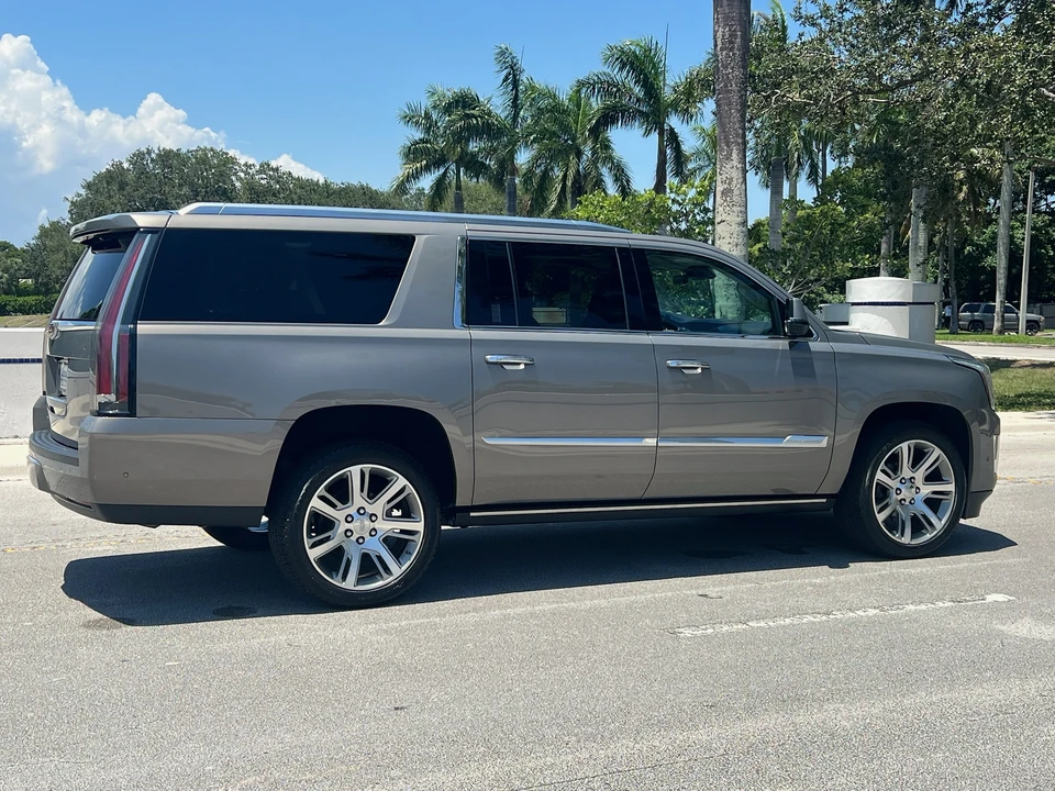 2017 Cadillac Escalade 4th Gen - Image 21 of 31