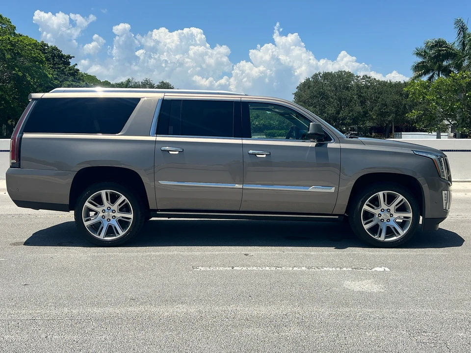 2017 Cadillac Escalade 4th Gen - Image 20 of 31