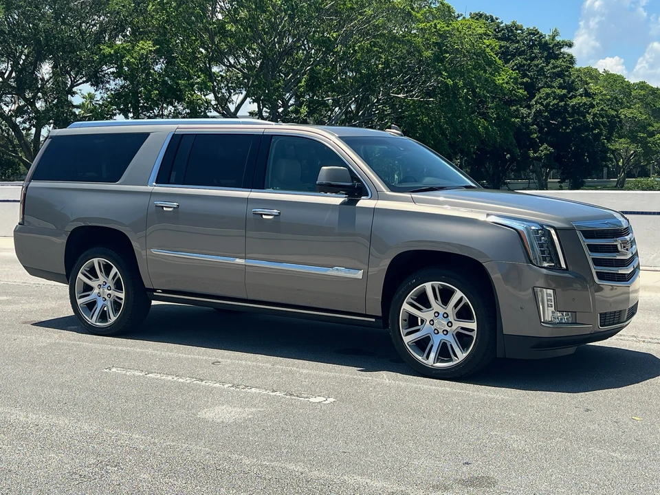 2017 Cadillac Escalade 4th Gen - Image 17 of 31