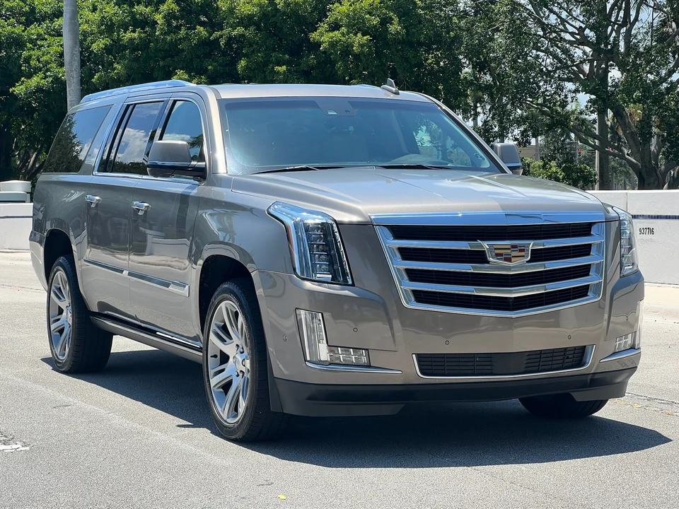 2017 Cadillac Escalade 4th Gen - Image 16 of 31