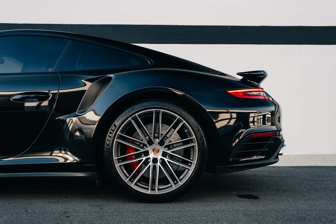 2017 Porsche 991 Turbo - Image 25 of 31