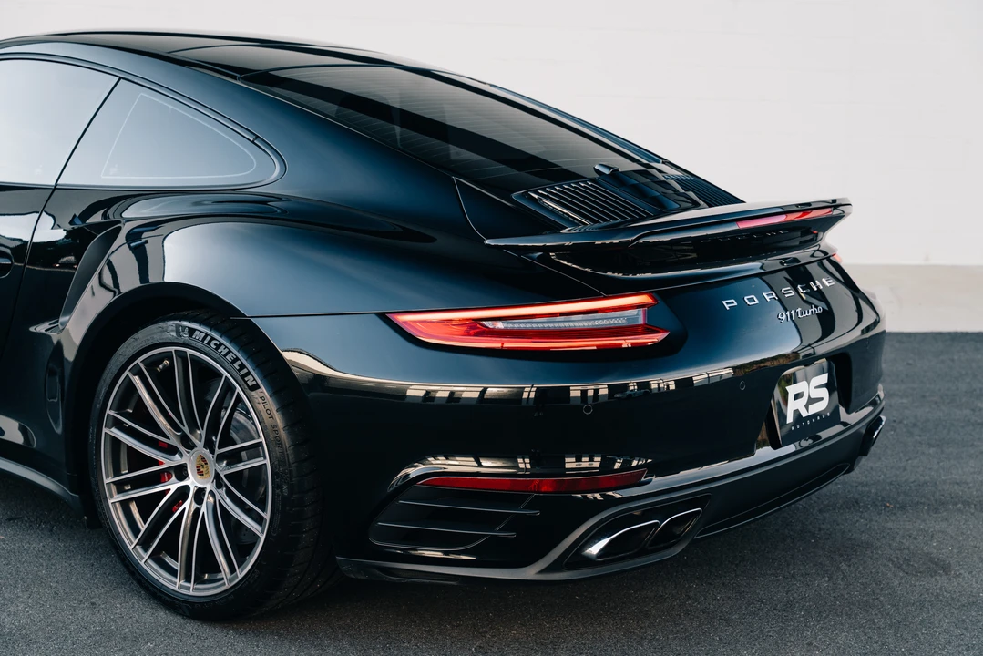 2017 Porsche 991 Turbo - Image 27 of 31