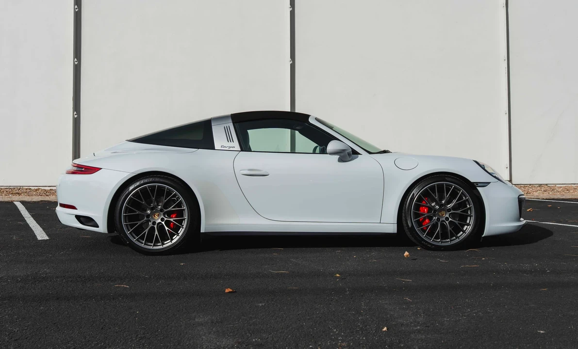 2017 Porsche 991 Targa 4 & 4S - Image 14 of 31