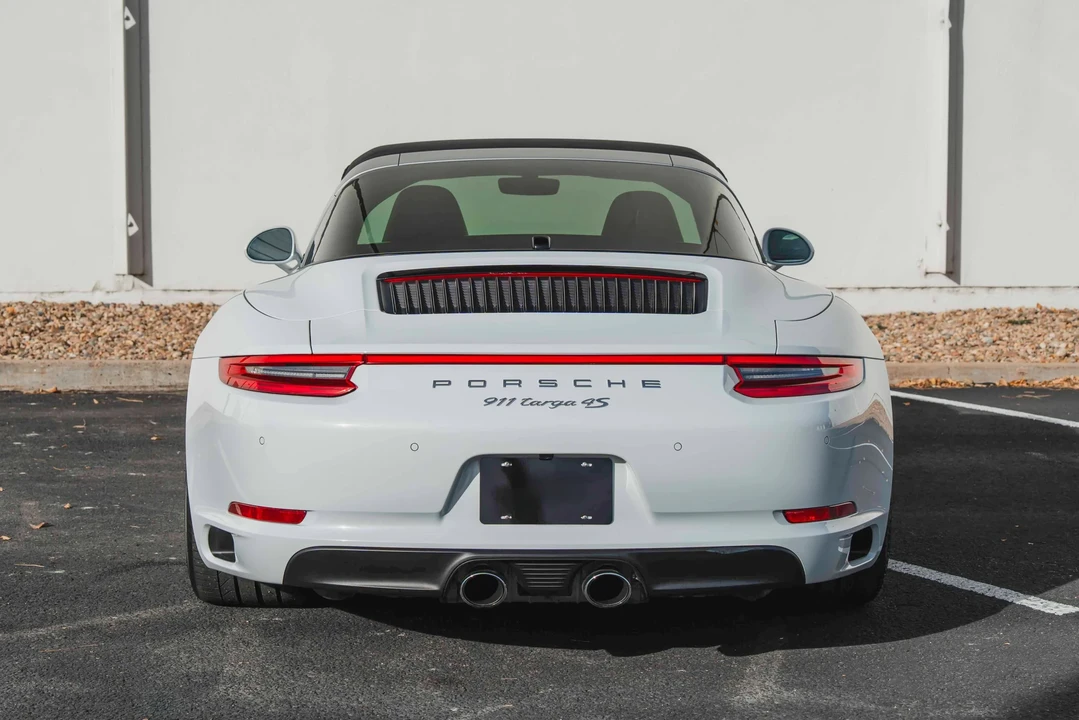 2017 Porsche 991 Targa 4 & 4S - Image 9 of 31