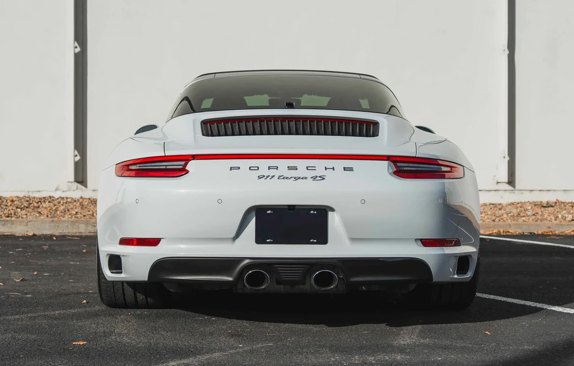 2017 Porsche 991 Targa 4 & 4S - Image 10 of 31
