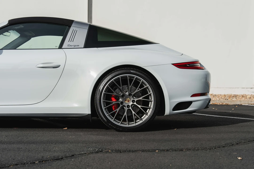 2017 Porsche 991 Targa 4 & 4S - Image 28 of 31