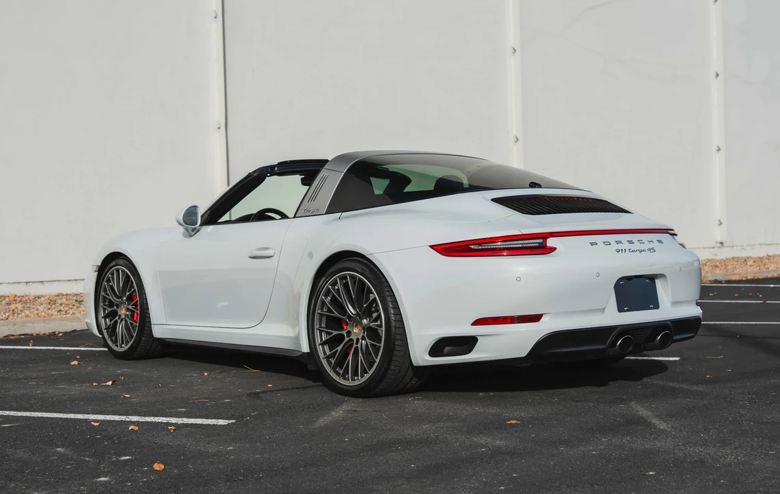 2017 Porsche 991 Targa 4 & 4S - Image 7 of 31