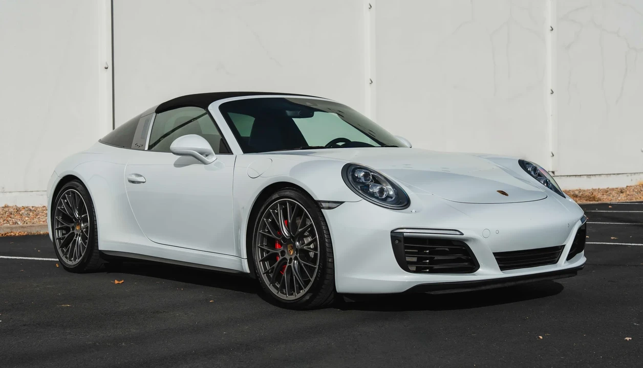 2017 Porsche 991 Targa 4 & 4S - Image 15 of 31