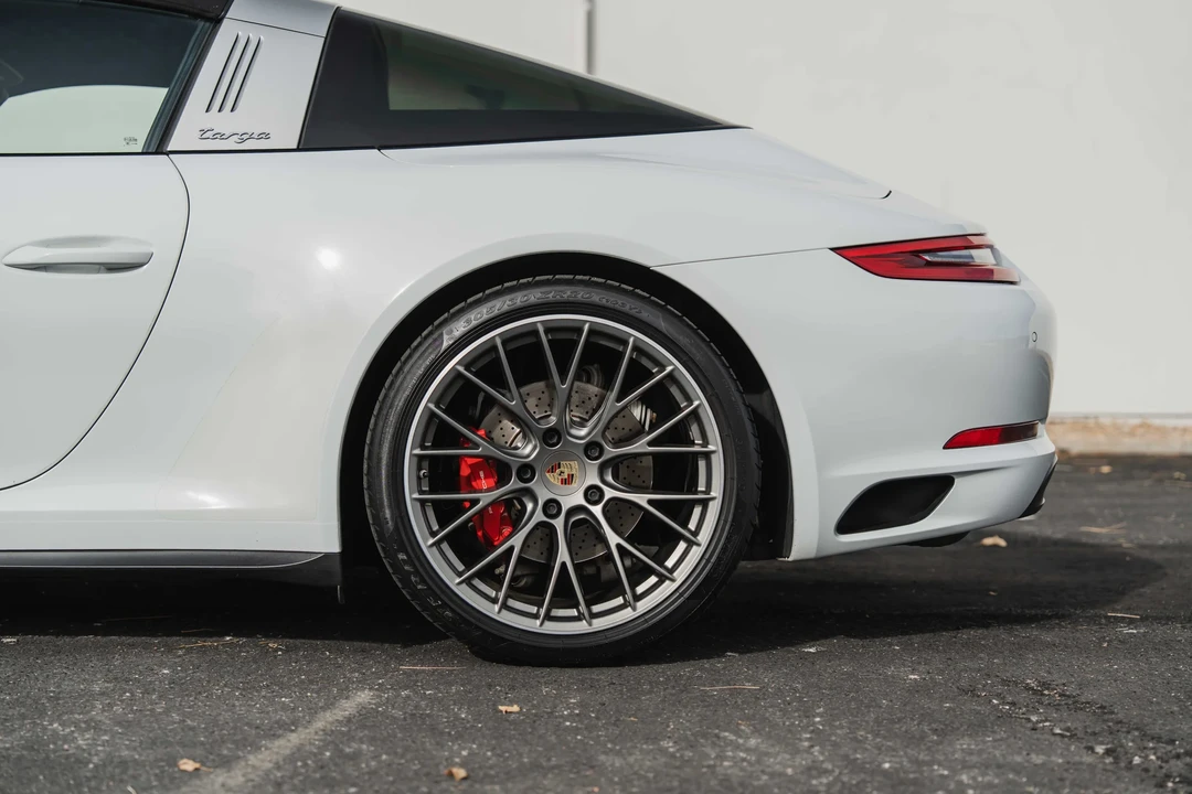 2017 Porsche 991 Targa 4 & 4S - Image 29 of 31