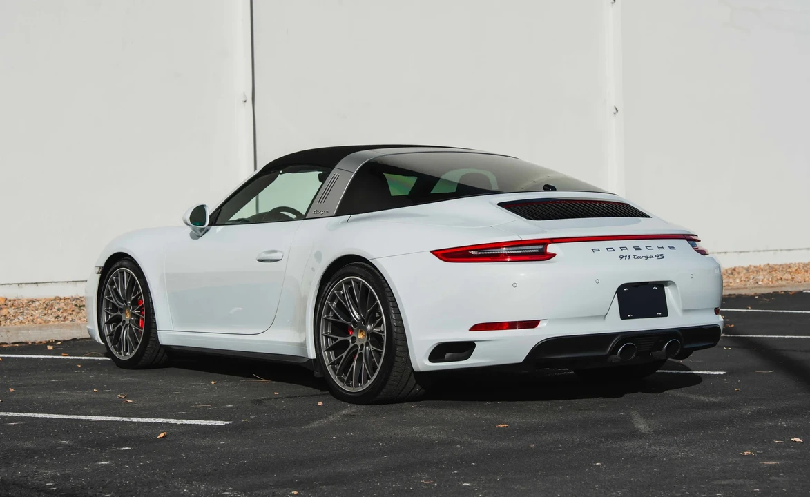 2017 Porsche 991 Targa 4 & 4S - Image 8 of 31